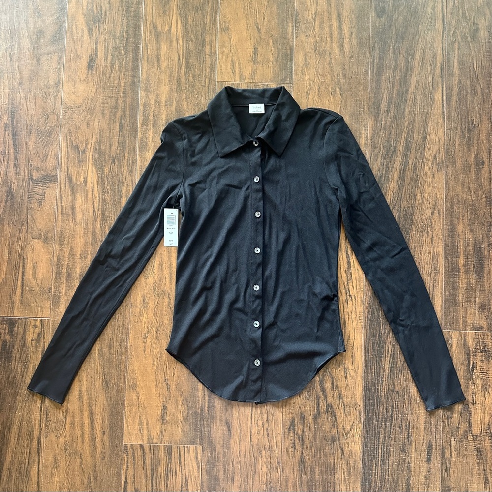 Aritzia Babaton Moscato black button up top